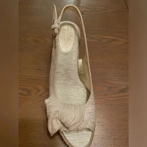 Naturalizer Premium Bettina Comfort Wedge Sandals Beige Gold Size 9.5 New In Box